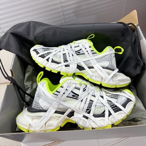 Sneakers di Lusso Designer 2026 per Uomo Donna, Alta Qualità, in Mesh, <span class=keywords><strong>Argento</strong></span> Grigio Bianco, con Lacci Multipli e Perline a Stella, Stile Sportivo Deconstruito - Product Image 2