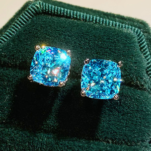 Orecchini a Perno Quadrati con Quattro Punte per Donne, Design Geometrico, Accessori per Orecchie alla Moda per Uso Quotidiano - Product Image 6