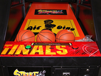 Machine de tir au basket à monnayeur avec panneau de scores LED à cadre métallique robuste, graphiques flamboyants, 110V 240V, direct usine