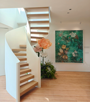 Escalier en colimaçon moderne de haute qualité VIKO avec éclairage LED et garde-corps en verre, escalier intérieur
