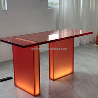 Anpassbarer LED-Leuchtender Acryl-Bartisch Minimalistischer Roter Verdickter Acryl-Esstisch für Kunstausstellungsdekoration