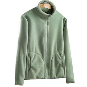 Chaqueta de Invierno para Mujer con Logotipo Personalizado OEM, Chaqueta Impermeable y Cortavientos con Cremallera y Forro Polar Transpirable - Product Image 2