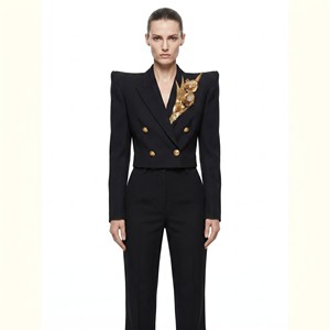 Conjunto de Blazer y Pantalones Cortos de 2 Piezas, Formal, Bordado en Oro, Personalizado, de Lujo, con Solapa de Satén, para Mujeres Ejecutivas - Product Image 1