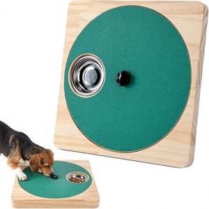 Planche à gratter pour <span class=keywords><strong>chien</strong></span> 3-en-1 en bois, antidérapante, avec compartiment à friandises - Product Image 1