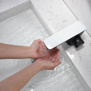 صنبور ذكي عالي التقنية يعمل بالأشعة تحت الحمراء بدون لمس مع مستشعر مزدوج أوتوماتيكي وإضاءة LED وفلتر مياه مدمج، صنابير كهربائية حديثة من السيراميك - Product Image 4