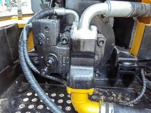 Miniexcavadora de segunda mano Komatsu SY95C SANY 95 pequeña excavadora usada de 9 toneladas para Ventas Globales de granja - Product Image 5