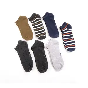 高品质男士针织袜子供应商标志定制透气彩色纯棉圆点条纹图案针织男士踝袜