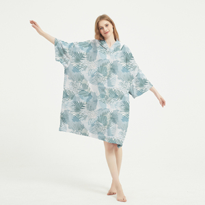 <span class=keywords><strong>Serviette</strong></span> de plage à capuche en microfibre surdimensionnée pour <span class=keywords><strong>femme</strong></span> <span class=keywords><strong>Poncho</strong></span> d'été imprimé en usine à séchage rapide pour adultes pour le <span class=keywords><strong>surf</strong></span> et le changement de plage - Product Image 4