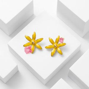 Boucles d'oreilles clous <span class=keywords><strong>de</strong></span> luxe <span class=keywords><strong>de</strong></span> créateur en gros, <span class=keywords><strong>bijoux</strong></span> ACC, boucles d'oreilles clous en perles <span class=keywords><strong>de</strong></span> <span class=keywords><strong>marque</strong></span> célèbre pour femmes, <span class=keywords><strong>bijoux</strong></span> <span class=keywords><strong>de</strong></span> mode à prix abordables - Product Image 3