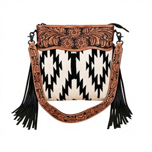 Bolso de Hombro Vintage con Flecos Florales, Patrón Azteca, Bolso Bandolera de Cuero Genuino para Mujer, para Viajes y Uso Diario - Product Image 1