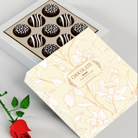 Luxuriöse rechteckige Geschenkbox für Desserts und Kekse, individuell bedruckte Kraftpapier-Schachtel aus stabilem Karton für Schokolade mit Einlage und Prägung
