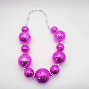 Perles géantes en plastique <span class=keywords><strong>pas</strong></span> chères pour le Mardi Gras 2026, 60 mm, boules rose vif, colliers de défilé, thème de la Nouvelle-Orléans, cadeaux de fête en gros - Product Image 4
