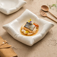 Assiette carrée en céramique de forme oreiller, 6/8 pouces, blanche, artistique, haut de gamme, avec logo personnalisé INS, pour la maison, le restaurant, l'hôtel