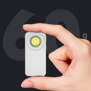 Lampe de poche mini EDC rechargeable USB-C, 1000 lumens, ultralégère, étanche IPX5, en alliage d'aluminium, avec clip pour chapeau, aimant, blanc et rouge - Product Image 1