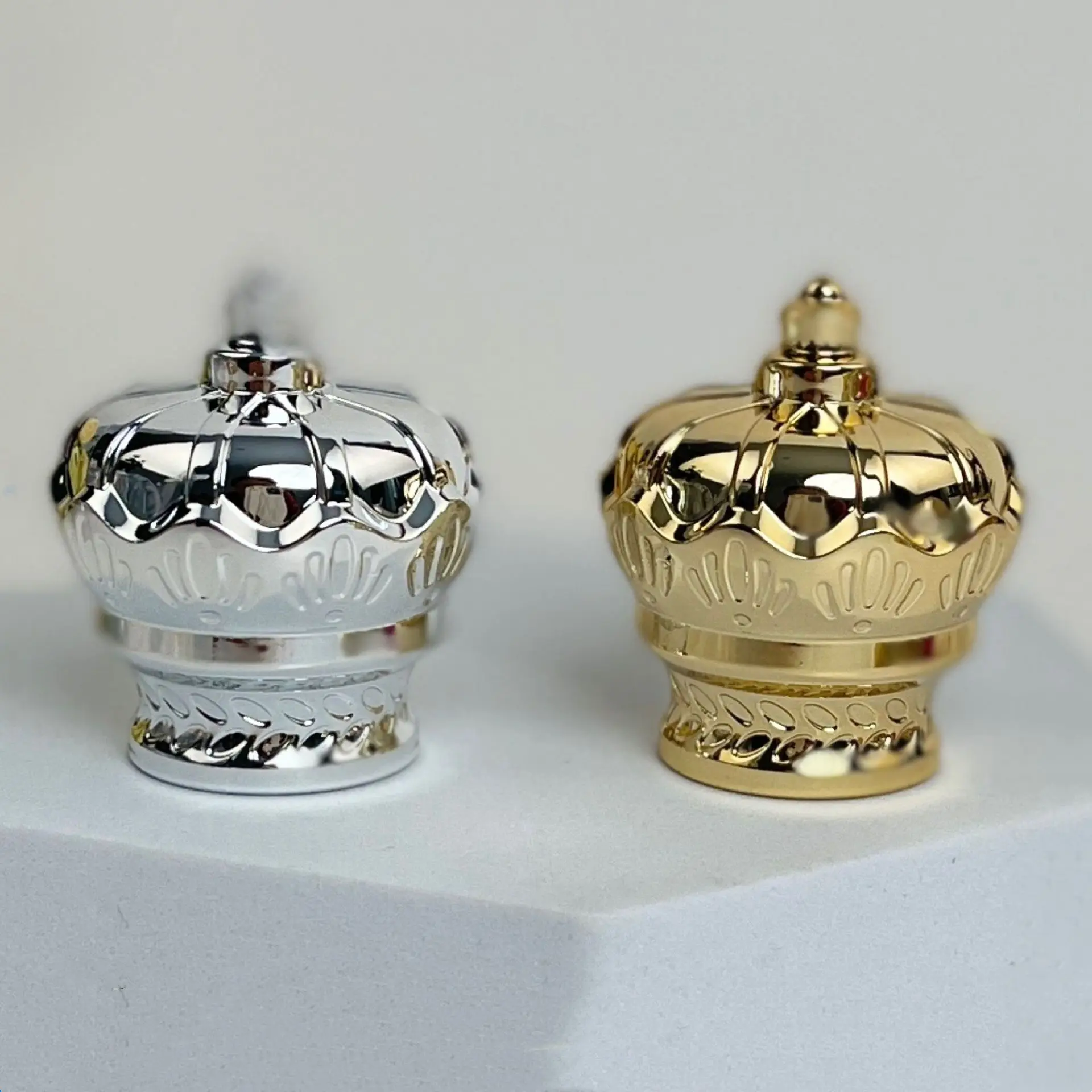 Gold Color Crown Perfume Bottle Lid Acrylic Car Perfume Bottle Lid Crown Perfume Bottles Seal Lids
