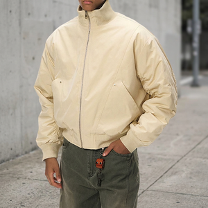 Listo para enviar: Ropa urbana al por mayor ODM, diseño minimalista, cuello alto desestructurado, acolchado frontal impermeable teñido liso para invierno. - Product Image 3