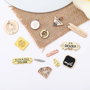 Etiqueta Metálica Personalizada con Nombre Grabado, Forma Rectangular, 2 Agujeros, Etiqueta de Costura para Prendas <span class=keywords><strong>y</strong></span> Accesorios de <span class=keywords><strong>Bolsos</strong></span> - Product Image 2