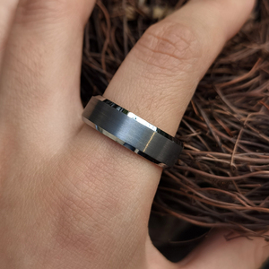 Anillo de tungsteno liso cepillado gris Gunmetal 8mm Borde biselado de alto pulido Anillo TIZTI Anillo de boda de titanio de tungsteno - Product Image 5