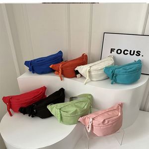 Sac banane personnalisé en polyester pour homme, tendance, portable, avec fermeture éclair, design OEM de style national - Product Image 5