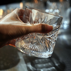 แก้ววิสกี้คริสตัลสุดสร้างสรรค์สำหรับวิสกี้บรั่นดีไวน์ขอบทองสำหรับกิจกรรมของขวัญขององค์กร - Product Image 1