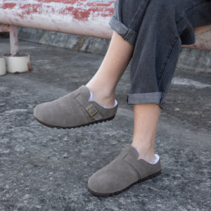 Sabots en daim d'hiver personnalisés en gros pour femmes, garde au chaud, mules d'hiver en vraie <span class=keywords><strong>laine</strong></span>, pantoufles confortables, chaussures en peluche - Product Image 5