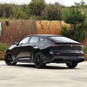 Autos Changan <span class=keywords><strong>de</strong></span> <span class=keywords><strong>Segunda</strong></span> <span class=keywords><strong>Mano</strong></span> en Hubei Yitong, Changan Uni-V Usado, Sedán a Gasolina, Vehículo Usado a Gasolina en Stock, Changan Auto - Product Image 5