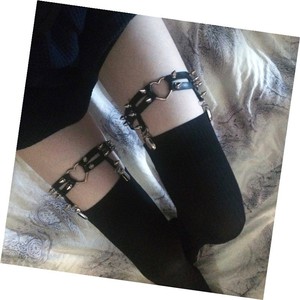 Attaches de jarretière antidérapantes réglables en forme de cœur, style coréen, pour bas cuissardes, avec anneaux de jambe élastiques à rivets - Product Image 2