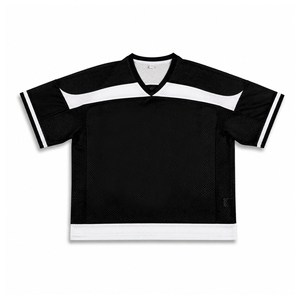 เสื้อฟุตบอลตาข่ายสีดำทรงบ็อกซี่ - เสื้อยืดฟุตบอลโอเวอร์ไซส์สีขาวล้วน - Product Image 1