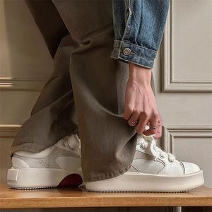 Zapatillas casuales unisex con diseño de corazón, estilo nicho Koala Gray, suela gruesa que aumenta la altura, zapatillas de moda para parejas. - Product Image 5