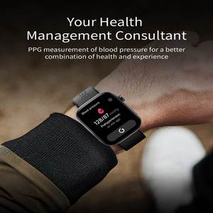 Montre intelligente inspirée de Tourbillon améliorée avec un affichage convivial conçu pour les utilisateurs axés sur les tendances et la vie active - Product Image 3