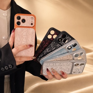 เคสโทรศัพท์กันกระแทกหนังงูสำหรับ iPhone พร้อมโลโก้แบบกำหนดเอง - Product Image 6