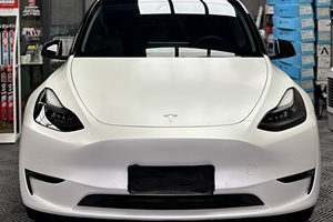 Rollo de Vinilo para Automóviles, Color Blanco Cerámico, PET de Alto Brillo, Autoregenerable, Antiarañazos, 7.5mil, Rollo de Película para Cambio de Color Automotriz de Carrocería Completa - Product Image 2