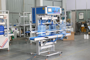 Máquina de prueba de fugas al vacío para bidones de 5L, 10L, 25L, 20L y barriles de 5 galones, para detección de fugas en botellas vacías de HDPE y PET - Product Image 3