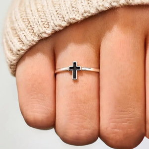 Bague Croix T0548 en Onyx Noir, Bijou Chrétien Unisexe, Cadeau pour Femme et Homme - Product Image 3
