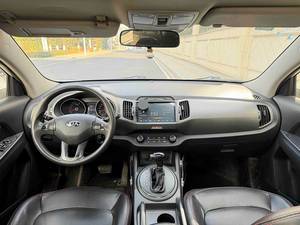 <span class=keywords><strong>Kia</strong></span> <span class=keywords><strong>Sportage</strong></span> 2.0L 2WD GL 2015 : SUV Pratique, Économique, Fiable, Idéal pour la Famille, Excellent Rapport Qualité-<span class=keywords><strong>Prix</strong></span> - Product Image 6