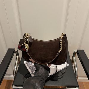 Bolso femenino de rafia modelo clutch y de paja en estilo moderno y artesanal procedente del Vietnam. - Product Image 2
