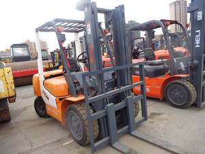 중고 3.5 톤 35 TCM 지게차 원래 일본 토요타 농장 건설 산업을위한 엔진 모터 기어 박스 재고 만들기 - Product Image 3