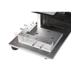 Machine d'étiquetage semi-automatique pour bouteilles et canettes, facile à utiliser, pour emballages en plastique/verre/métal, rectangulaires/carrés - Product Image 3