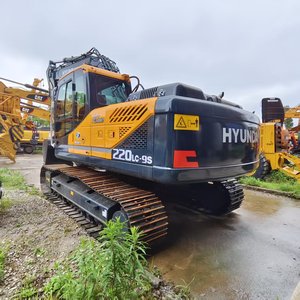 Excavatrice d'occasion Hyundai 220lc-9s de 22 tonnes à coût élevé - Product Image 3