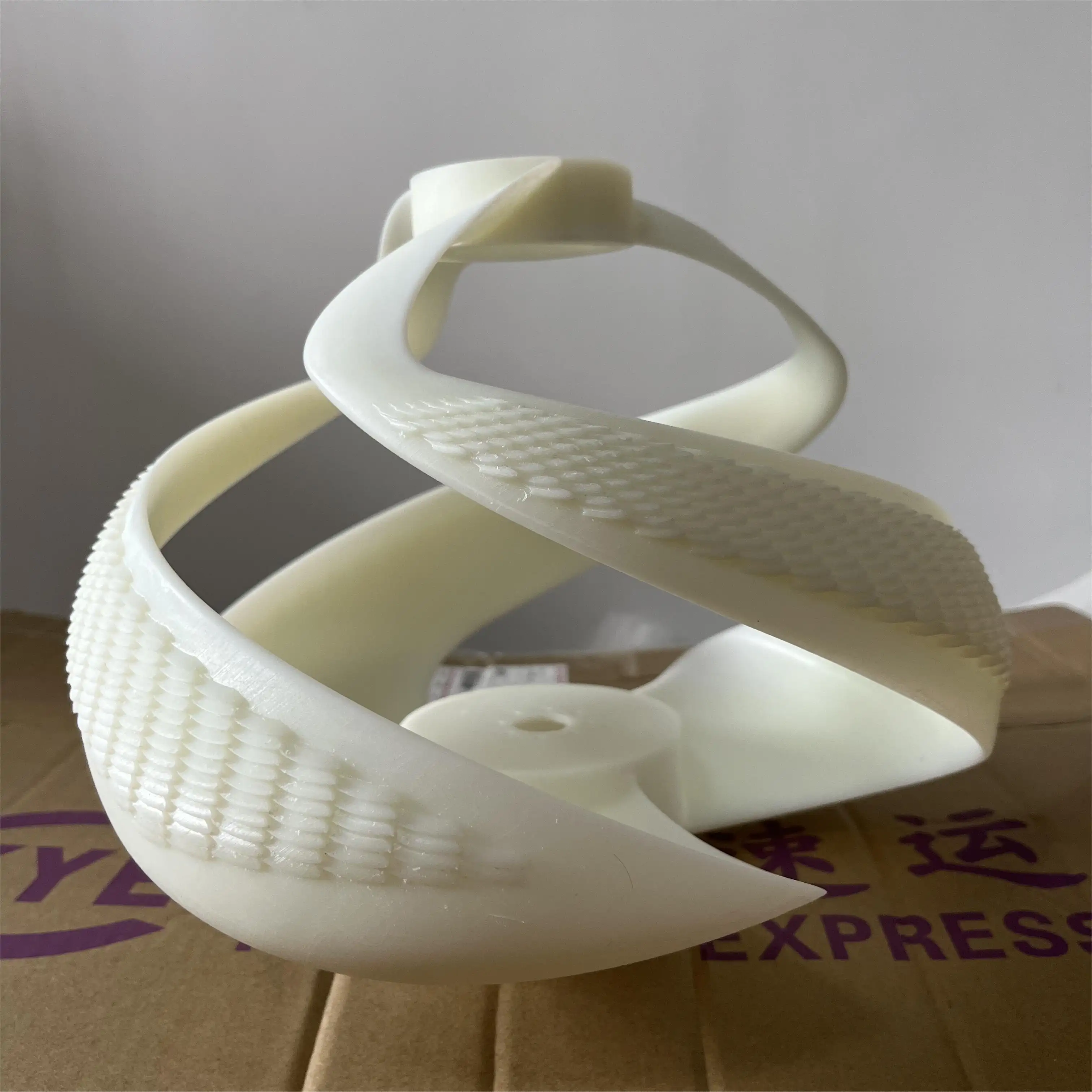 कस्टम 3D मुद्रण सेवा सीएनसी मॉडल एसटीएल फ़ाइलें 3D डिजाइन Nylon12 SLS PA12 3D मुद्रण चीन में किए गए