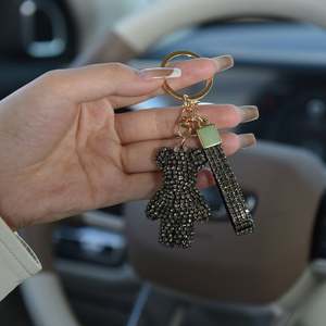 Llavero de lujo vintage con oso de cristal y diseño de metal con diamantes de imitación - Regalo de cumpleaños para llavero de coche y adorno de bolso - Product Image 3