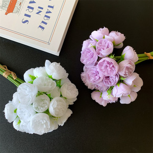Bouquet de pivoines artificielles Muyu Chronicles, fleurs en soie, vase noir, décoration de salon - Product Image 4