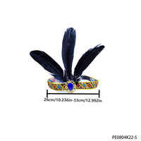 Bandeau PESENAR en diamant bleu plume noire, exquis et unique, mettant en valeur les caractéristiques tribales des tenues de style indien