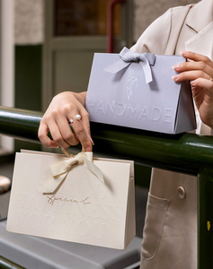 Sacs en Papier de Luxe <span class=keywords><strong>Victoria</strong></span>'s <span class=keywords><strong>Secret</strong></span> Personnalisés de Haute Qualité, Vente en Gros, Pas Chers, avec Poignée Ruban, Gaufrés pour Nouveau Design - Product Image 3