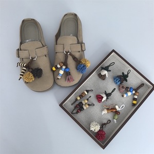 인기있는 Miu 손으로 짠 술 꽃 가죽신발 장식용 신발 펜던트 DIY 신발 액세서리 - Product Image 4