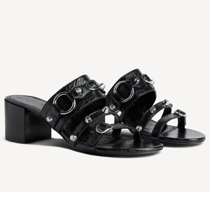 Sandalias de cuero con tacón de bloque y tachuelas para mujer, con múltiples correas y hebillas, estilo atrevido, venta al por mayor, OEM, personalizadas - Product Image 2