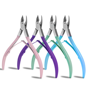 Pince à cuticules professionnelle et <span class=keywords><strong>ciseaux</strong></span> ensemble <span class=keywords><strong>de</strong></span> 3 pièces <span class=keywords><strong>ciseaux</strong></span> <span class=keywords><strong>de</strong></span> manucure pour callosités coupe-ongles Kit <span class=keywords><strong>de</strong></span> poussoir coupe-cuticules - Product Image 3