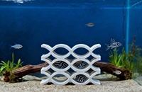 Abri/caverne de reproduction en céramique multi-trous pour poissons d'aquarium, idéal pour l'aménagement paysager des aquariums et pour offrir des endroits cachettes.