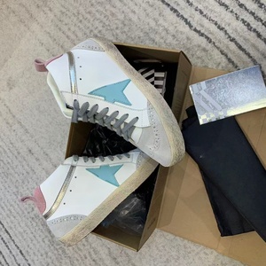 รองเท้ากีฬาคุณภาพสูง - กันลื่น ทนทาน น้ำหนักเบา ป้องกันกลิ่น รุ่นดาวห้าแฉกแบบกำหนดเอง รองเท้าดีไซน์คลาสสิก - Product Image 6