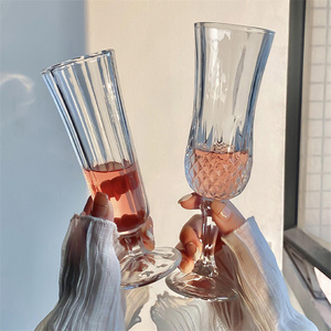 Vintage calici a calice <span class=keywords><strong>Retro</strong></span> goffrato <span class=keywords><strong>Set</strong></span> di bicchieri da vino trasparente per succo di Gin Cocktail drink Champagne - Product Image 3